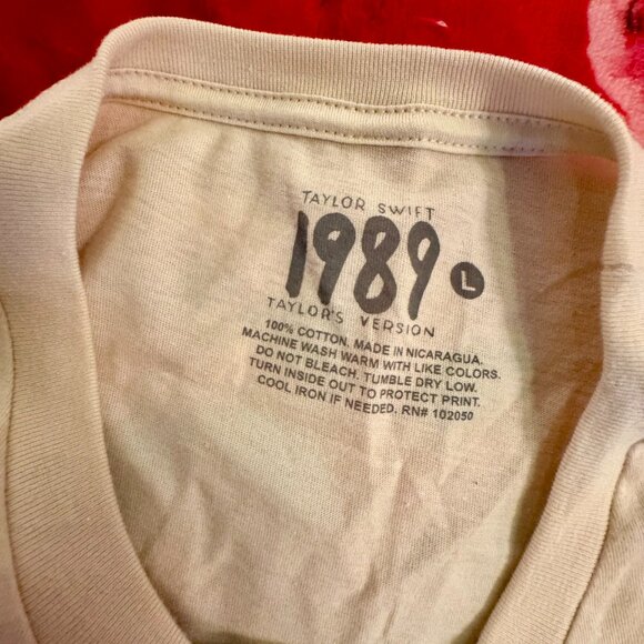 Taylor Swift 1989 (Taylor’s Version) Long Sleeve Shirt | Size Large | Beige - Picture 7 of 10